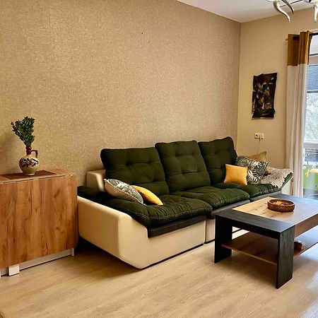 Cozy 2Br Oasis In Central Burgasz Kültér fotó