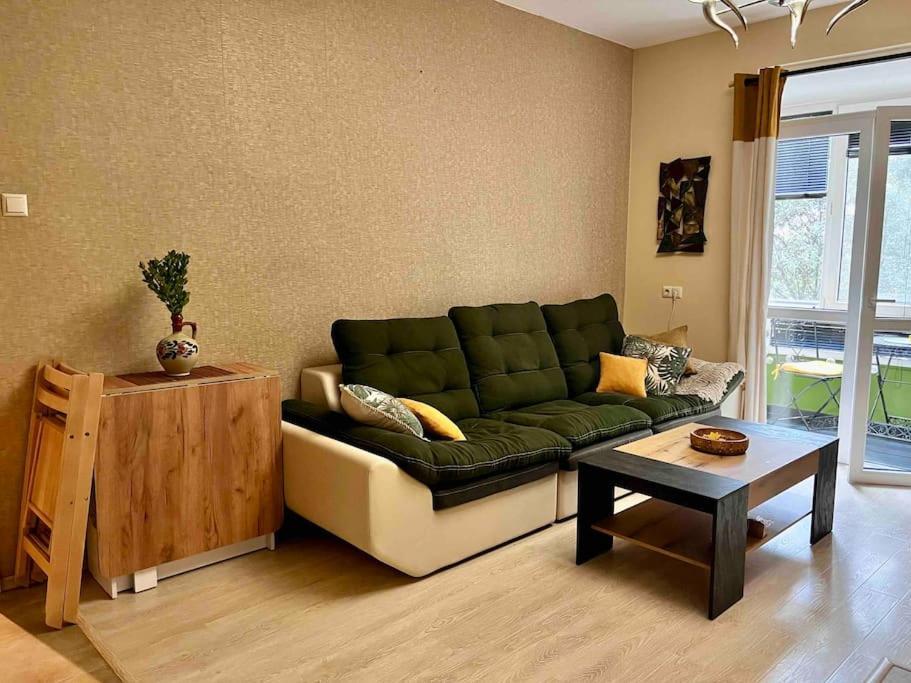 Cozy 2Br Oasis In Central Burgasz Kültér fotó