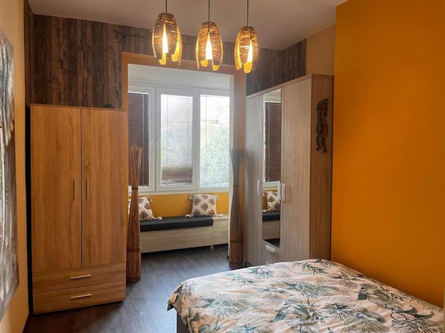 Cozy 2Br Oasis In Central Burgasz Kültér fotó
