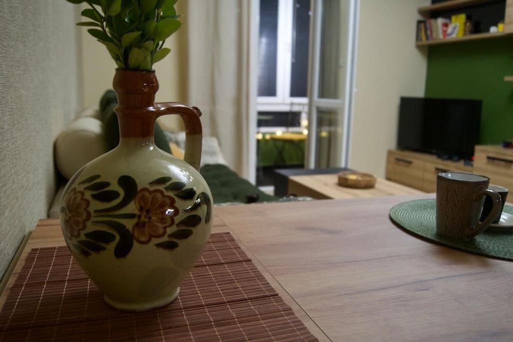 Cozy 2Br Oasis In Central Burgasz Kültér fotó