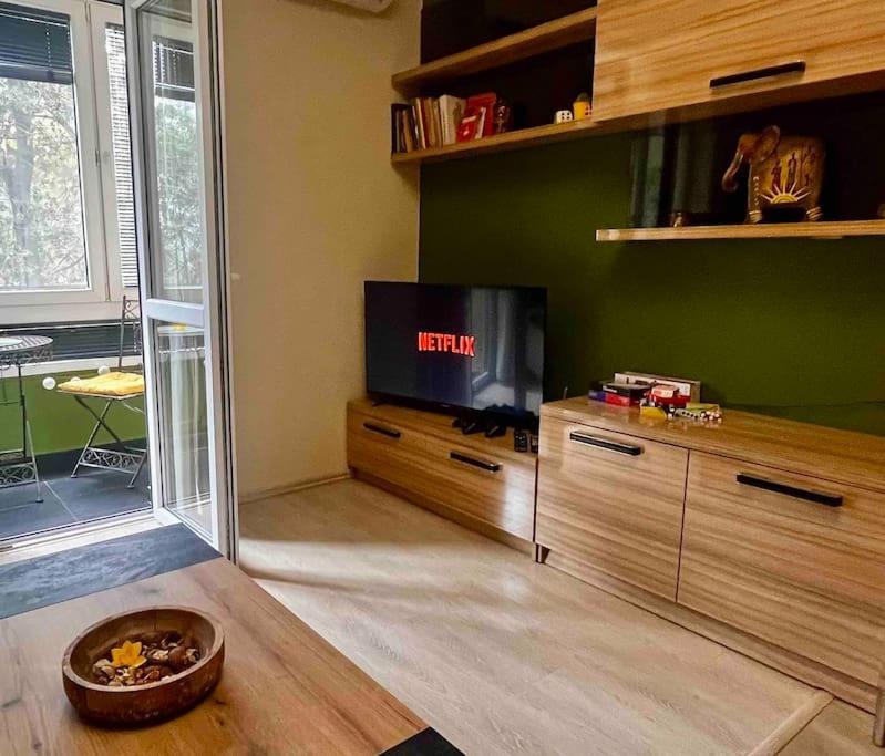 Cozy 2Br Oasis In Central Burgasz Kültér fotó